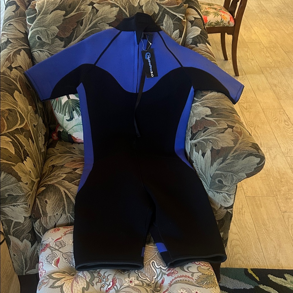 Hydropro 3.0 short wetsuit. Blue and Black